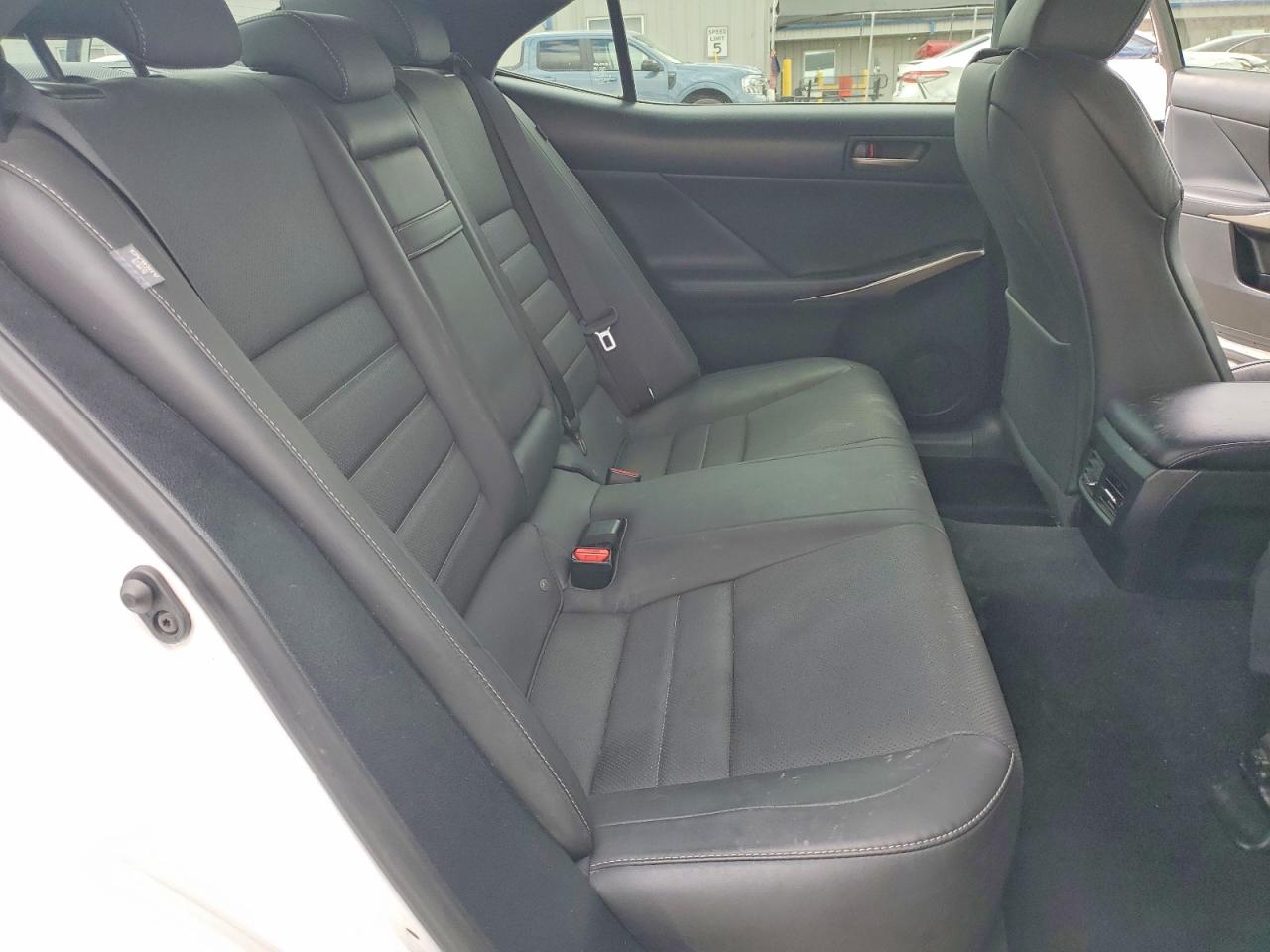 2019 LEXUS IS