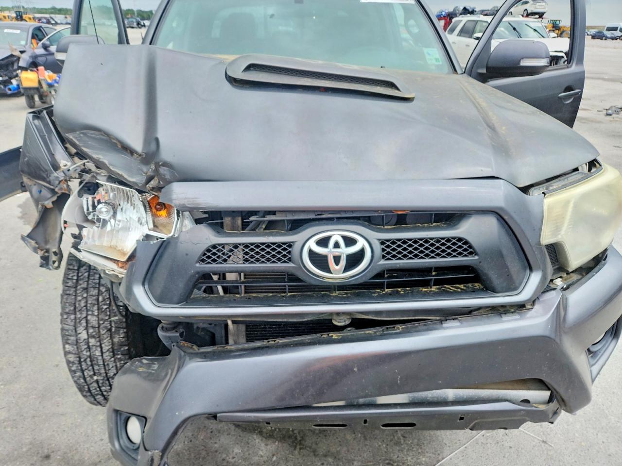 2013 TOYOTA TACOMA