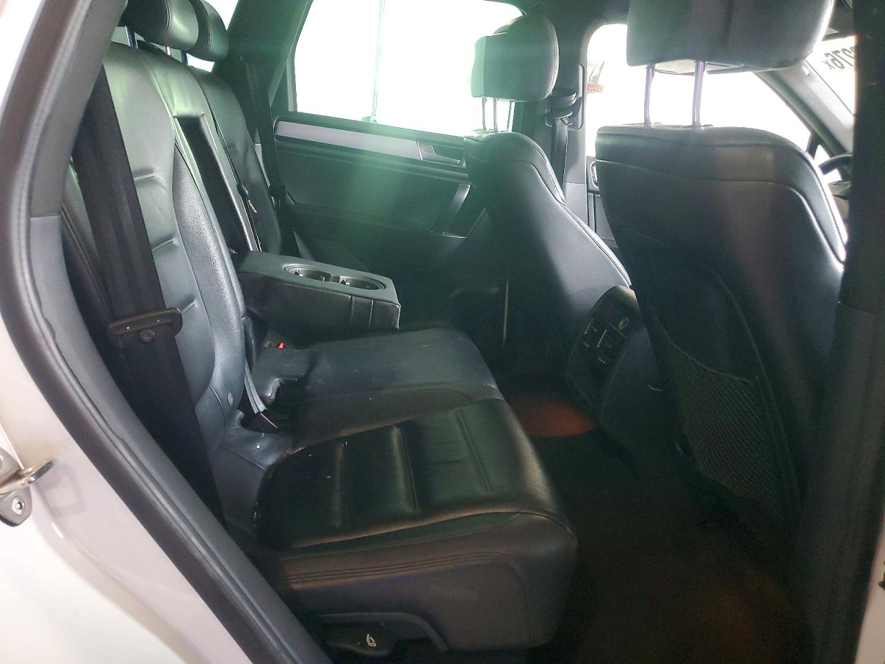 2017 VOLKSWAGEN TOUAREG