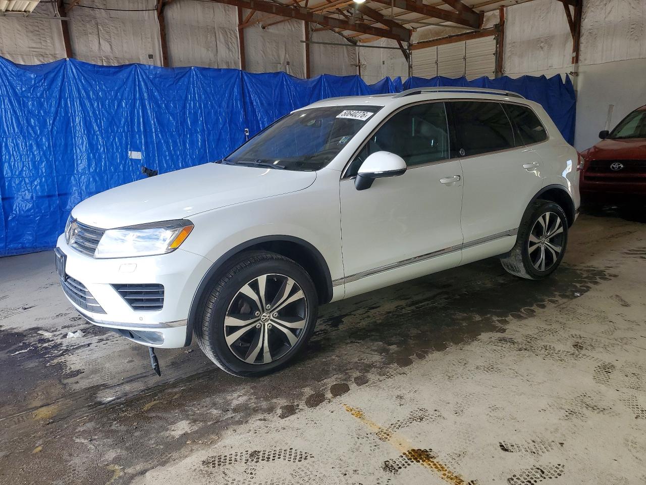 2017 VOLKSWAGEN TOUAREG