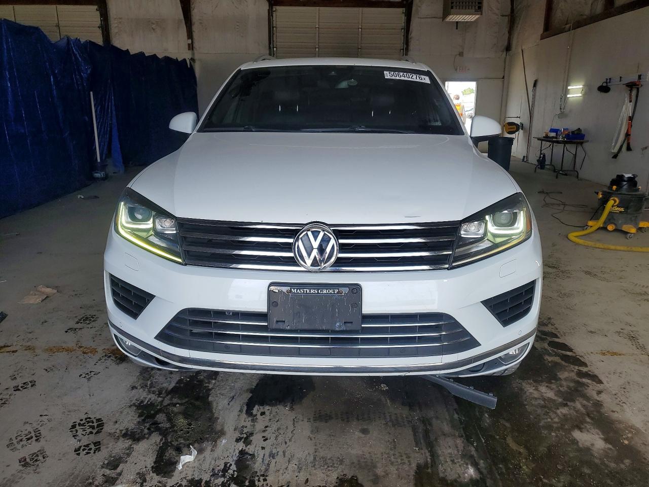2017 VOLKSWAGEN TOUAREG