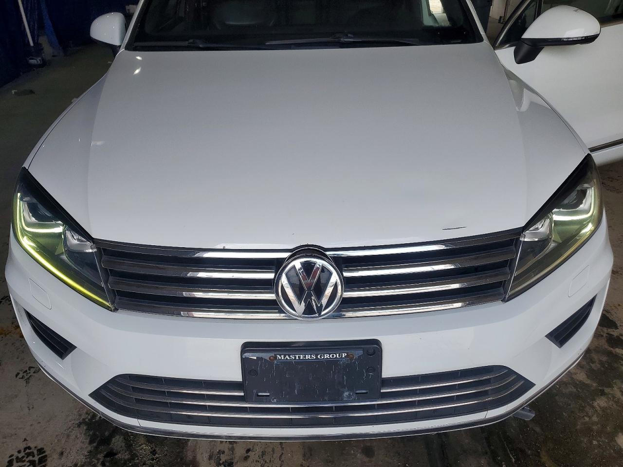 2017 VOLKSWAGEN TOUAREG