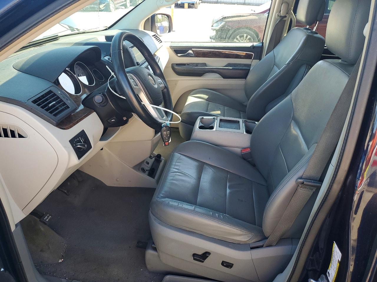2013 VOLKSWAGEN ROUTAN
