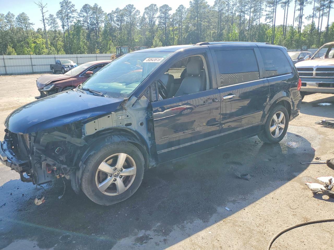 2013 VOLKSWAGEN ROUTAN