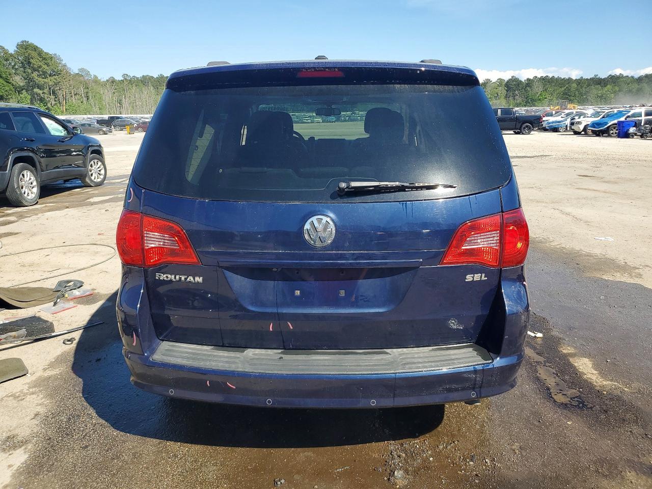 2013 VOLKSWAGEN ROUTAN