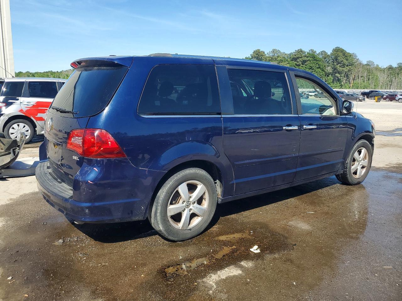 2013 VOLKSWAGEN ROUTAN