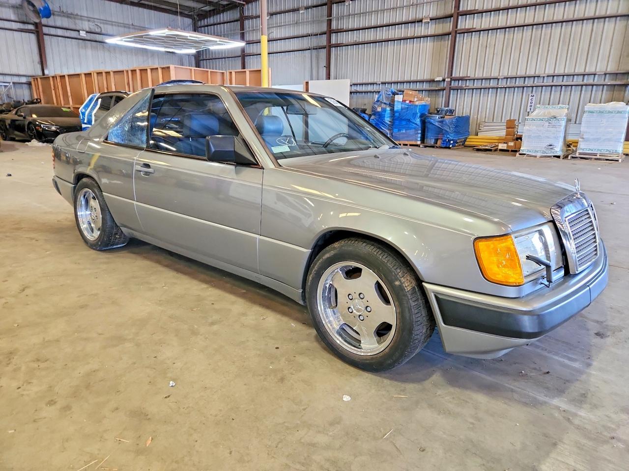 1988 MERCEDES-BENZ 300-CLASS