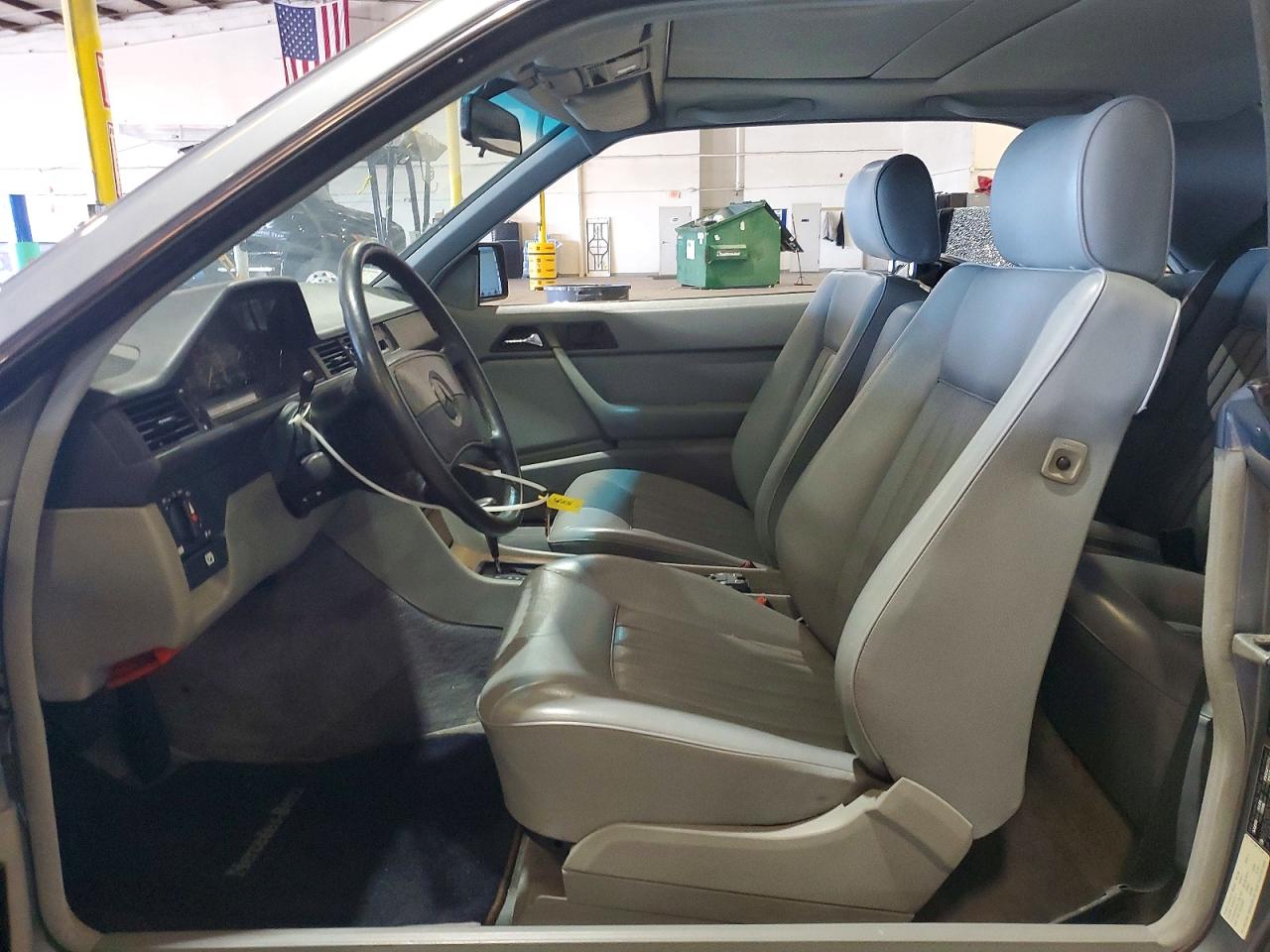 1988 MERCEDES-BENZ 300-CLASS