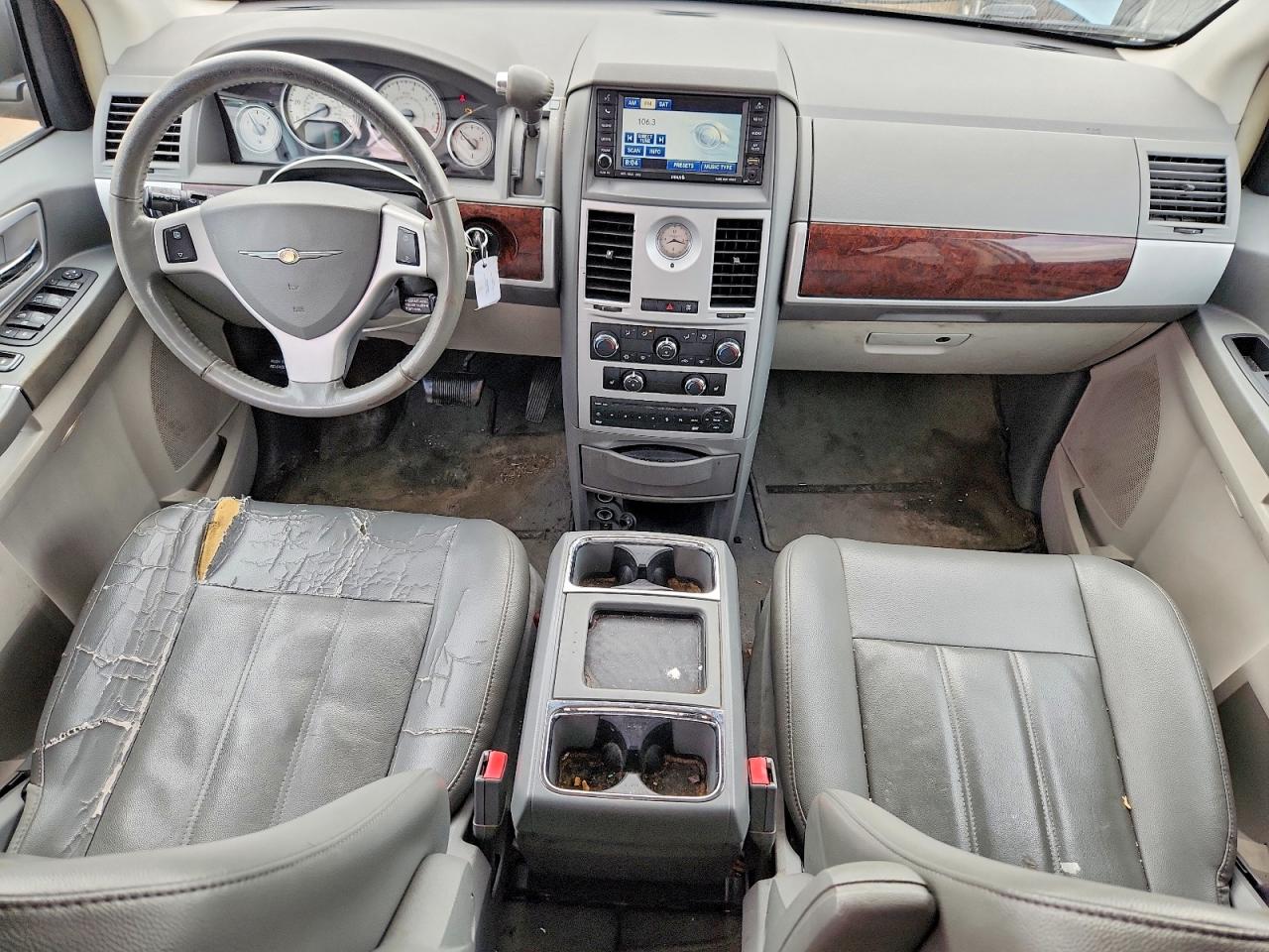 2010 CHRYSLER MINIVAN
