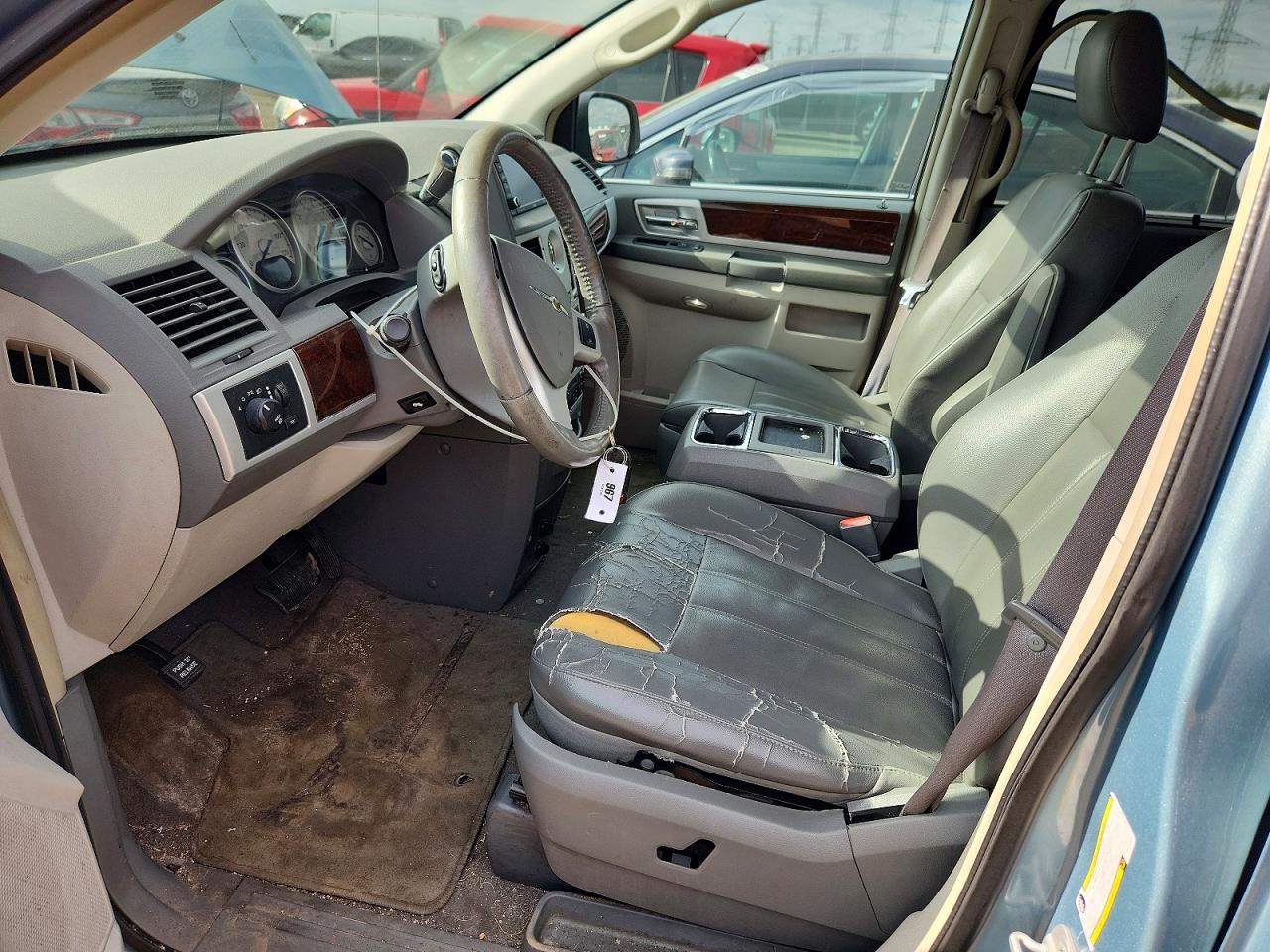 2010 CHRYSLER MINIVAN