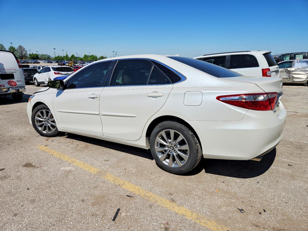2015 TOYOTA CAMRY