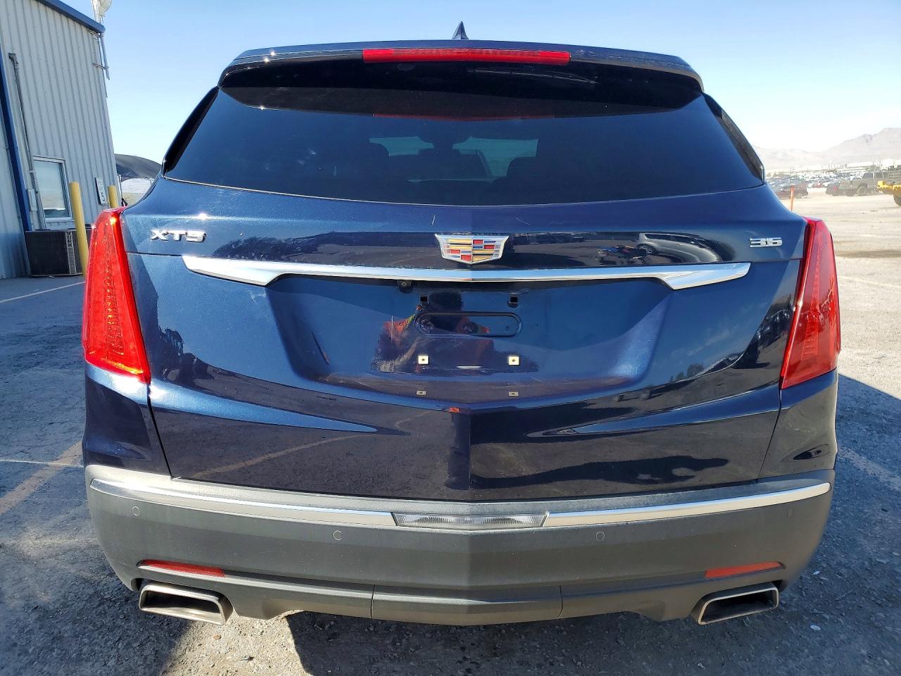 2017 CADILLAC XT5
