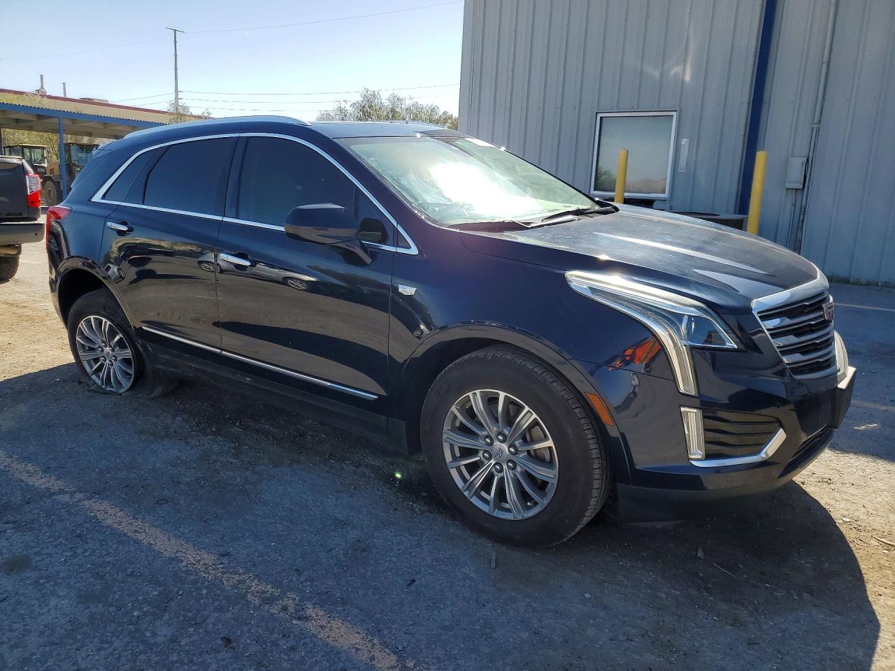 2017 CADILLAC XT5