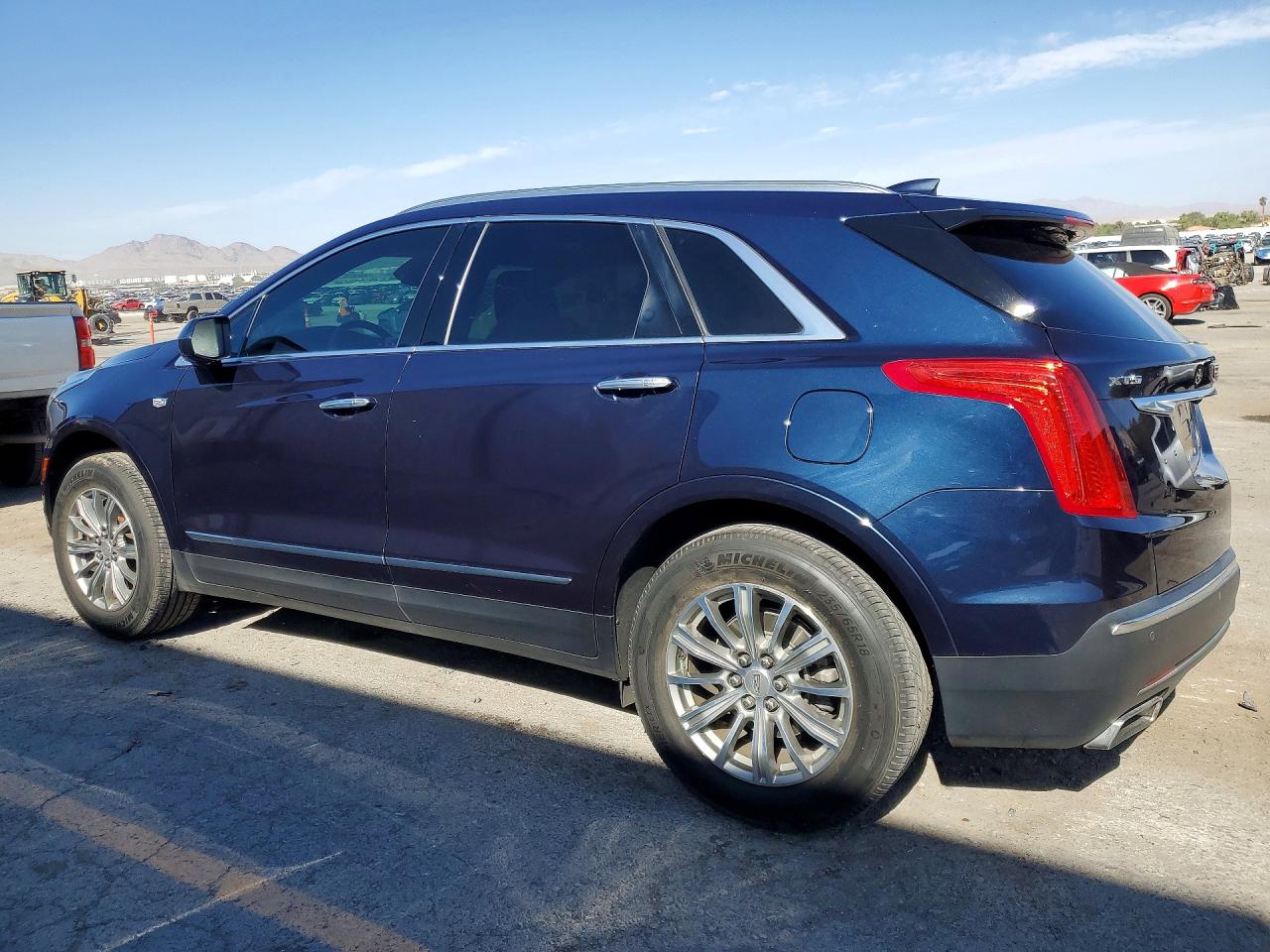 2017 CADILLAC XT5