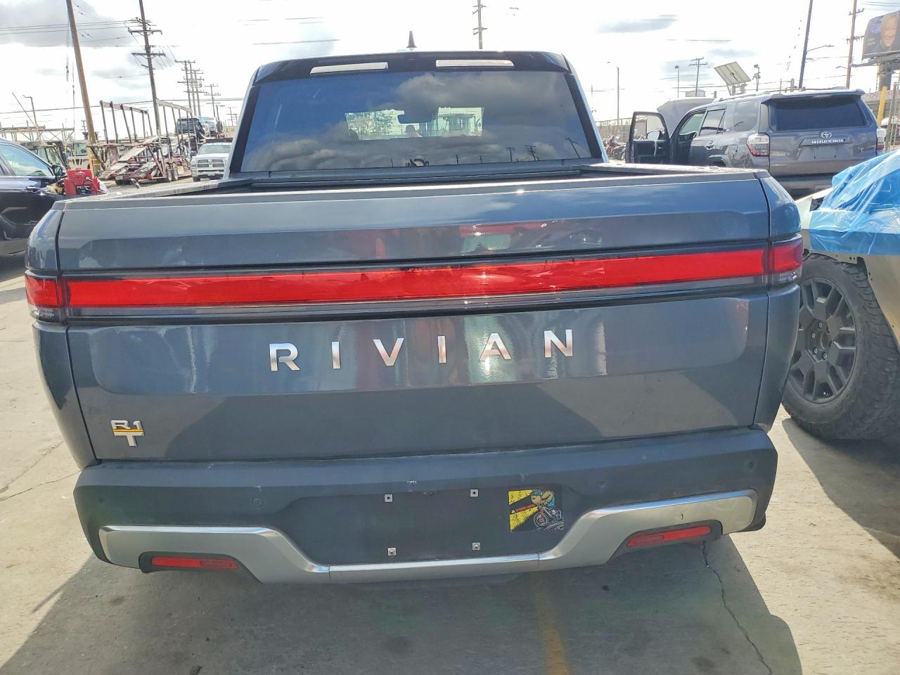 2022 RIVIAN RIT