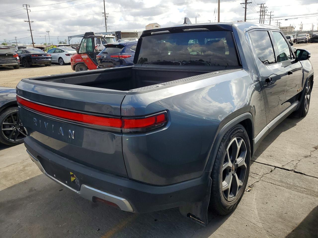 2022 RIVIAN RIT