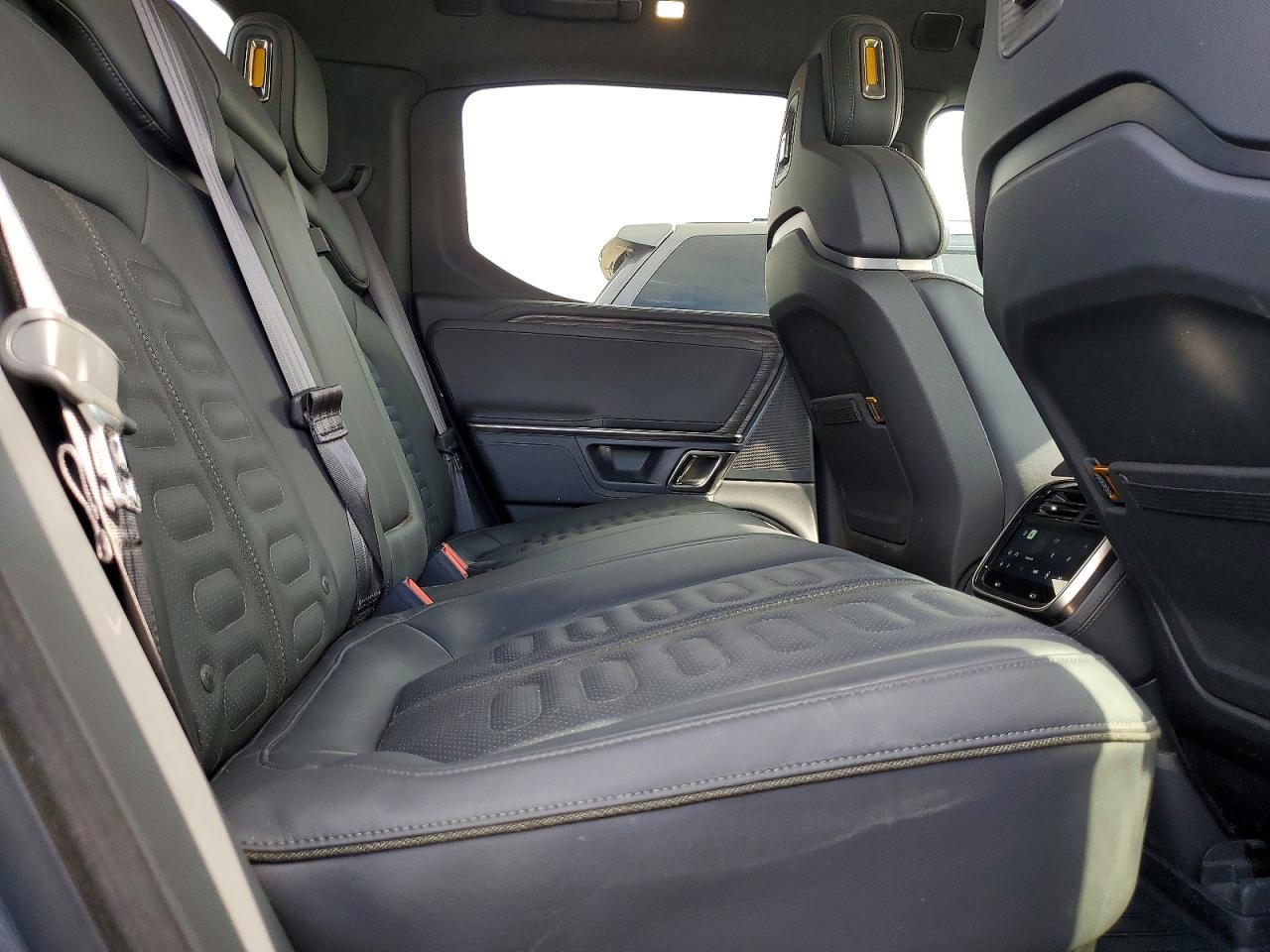 2022 RIVIAN RIT
