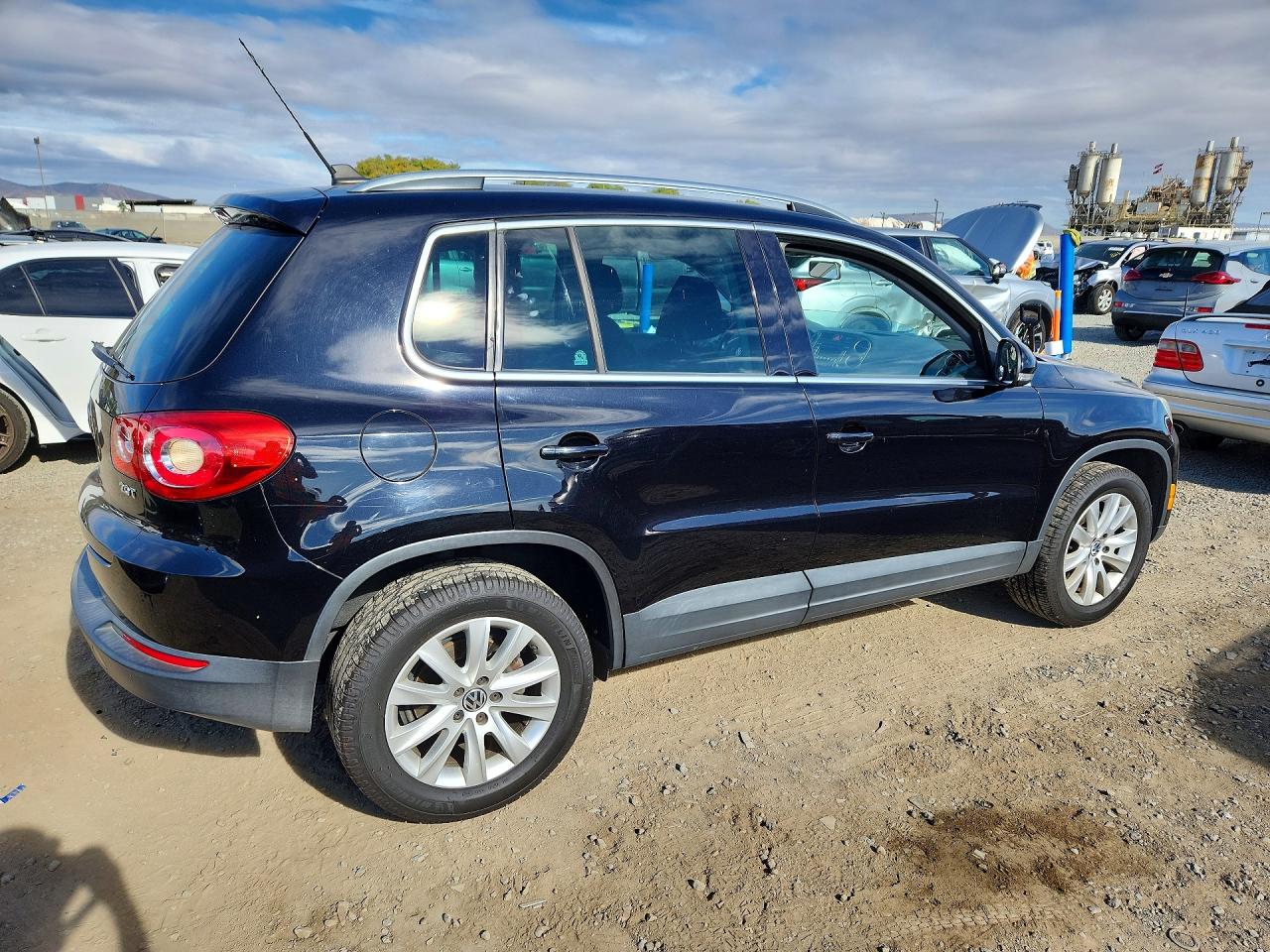 2009 VOLKSWAGEN TIGUAN