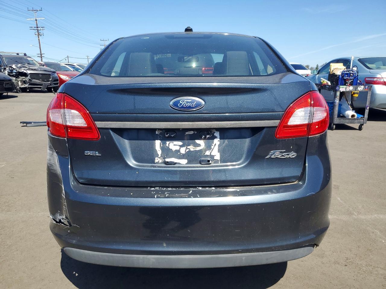 2011 FORD FIESTA