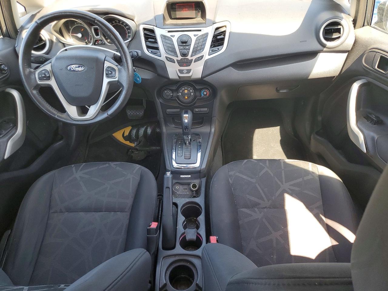 2011 FORD FIESTA