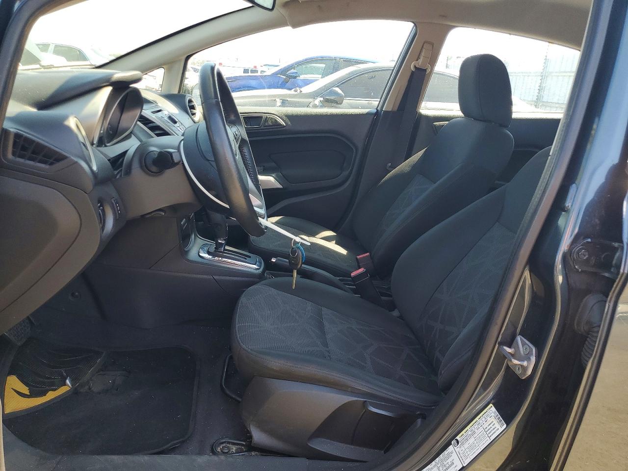 2011 FORD FIESTA
