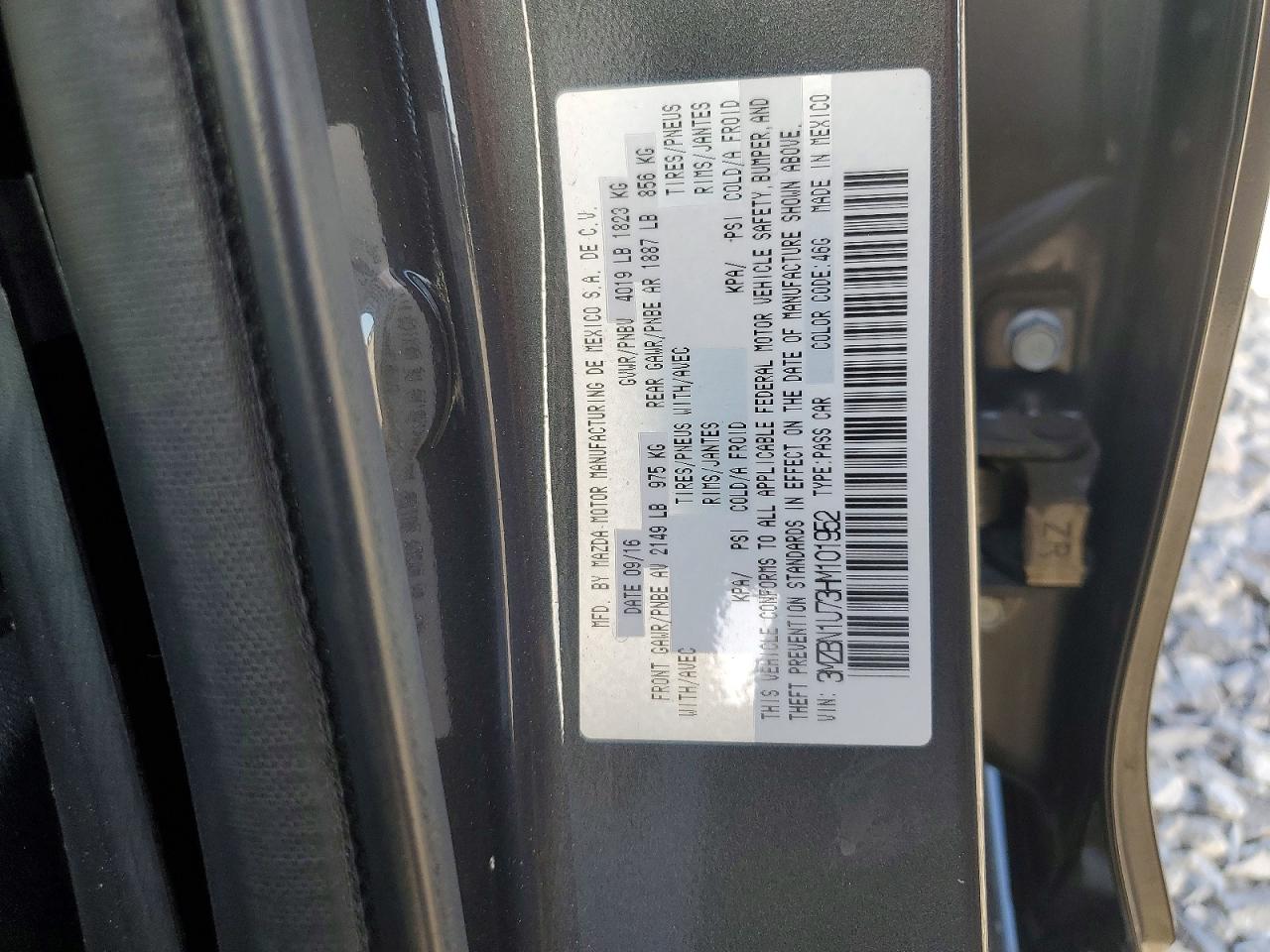 2017 MAZDA 3