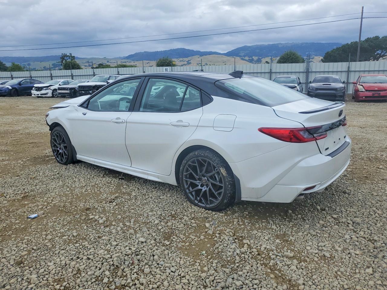 2025 TOYOTA CAMRY