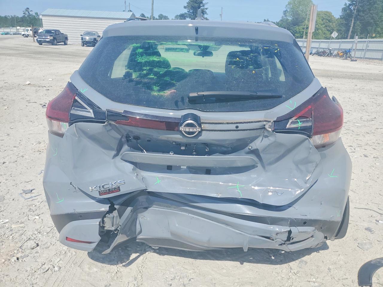 2024 NISSAN KICKS