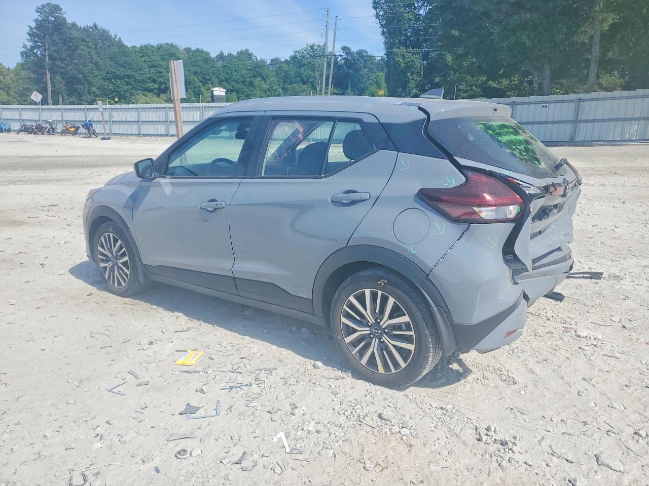 2024 NISSAN KICKS