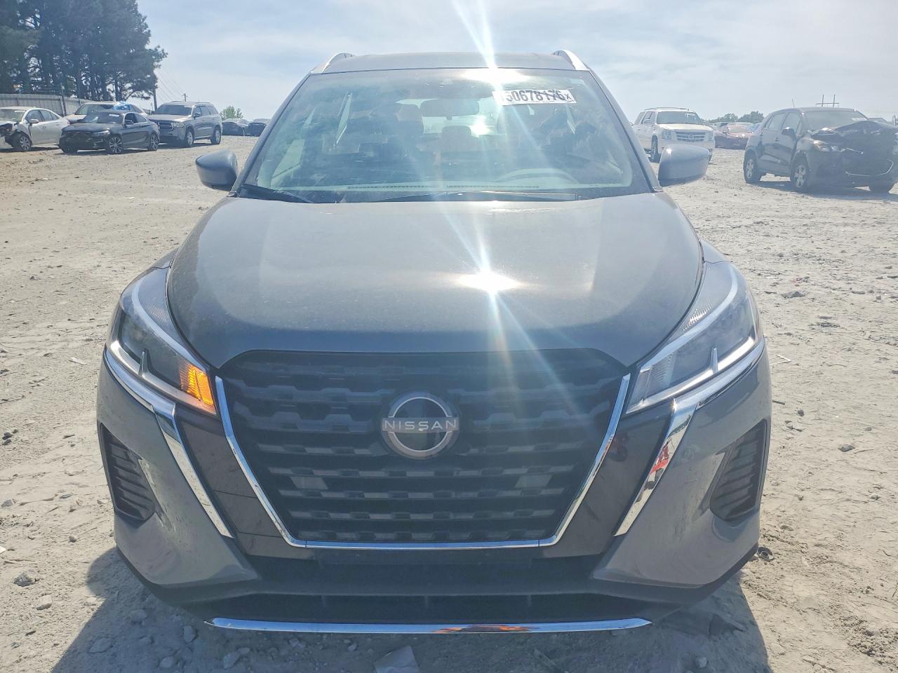 2024 NISSAN KICKS
