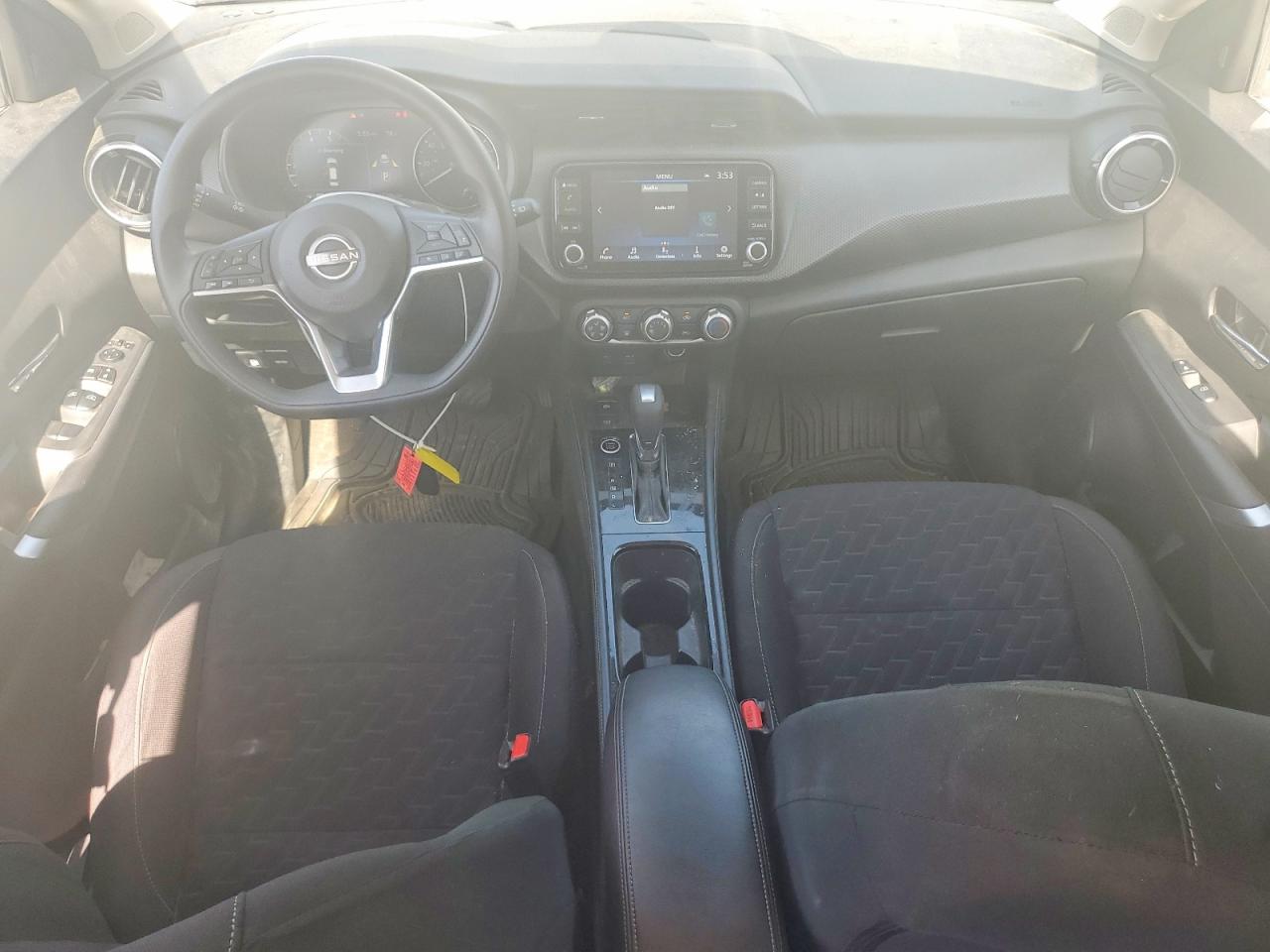 2024 NISSAN KICKS