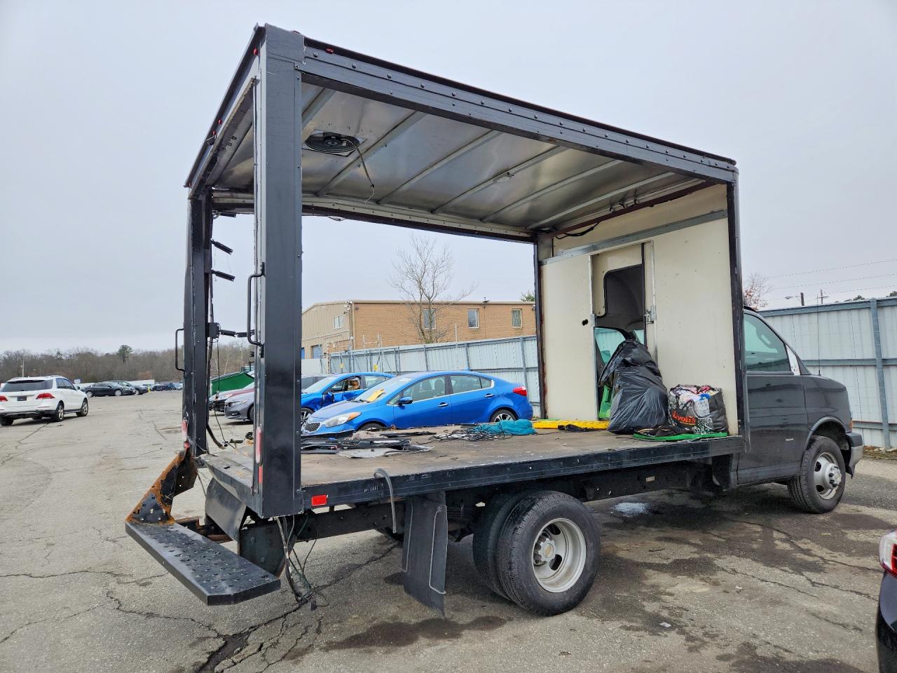 2023 CHEVROLET EXPRESS