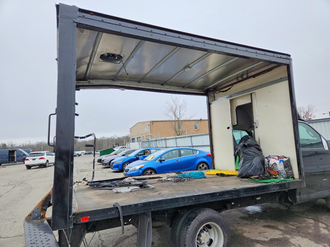 2023 CHEVROLET EXPRESS