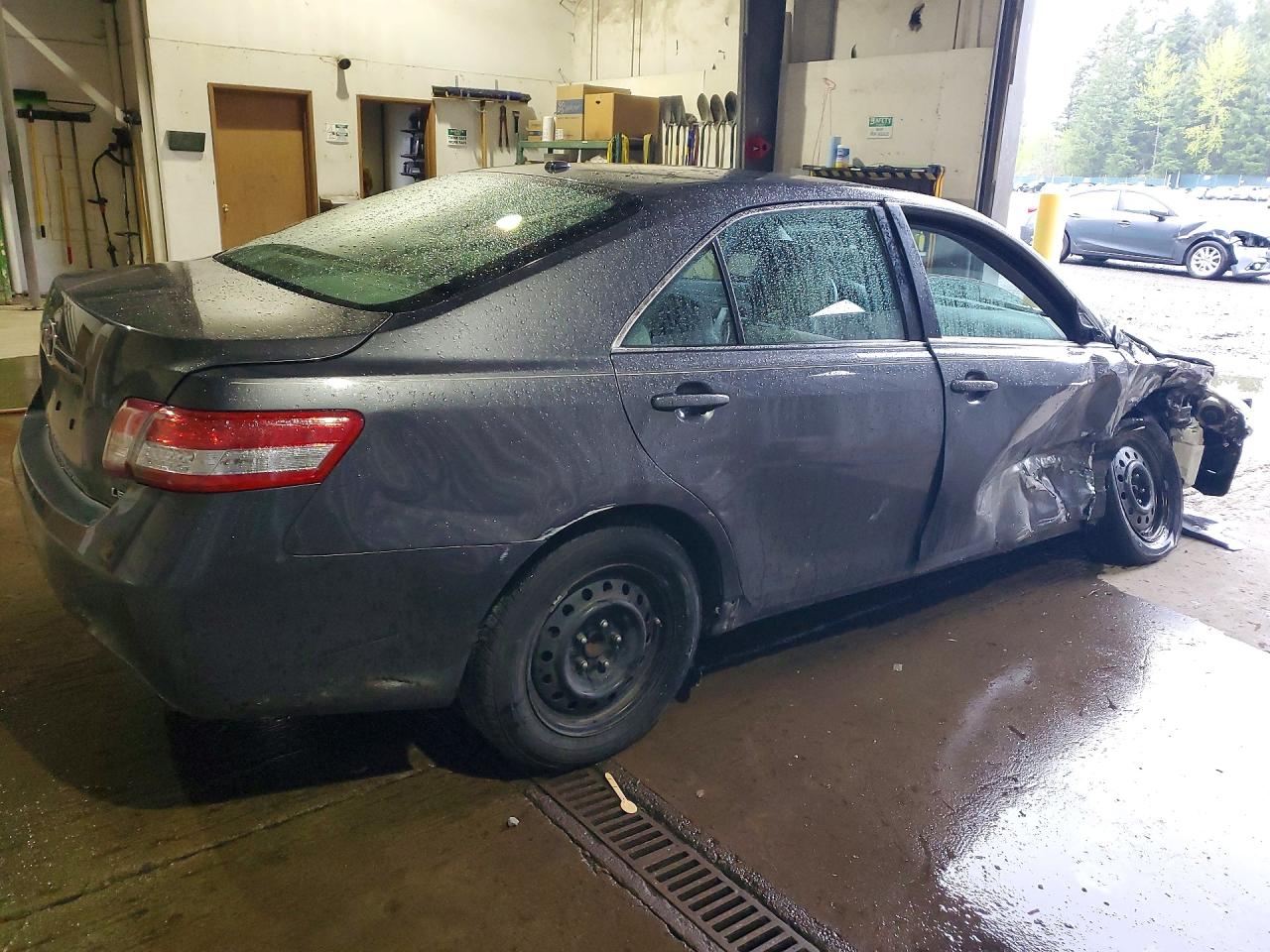 2011 TOYOTA CAMRY