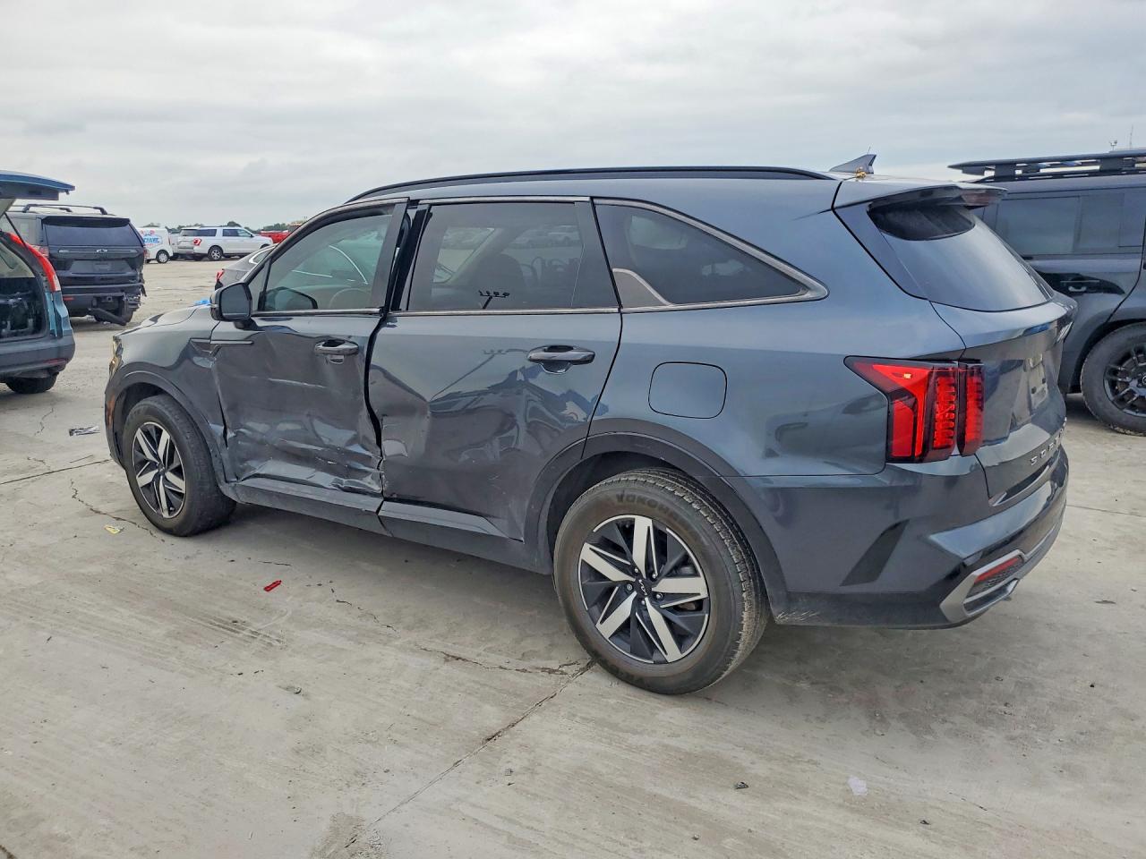 2022 KIA SORENTO