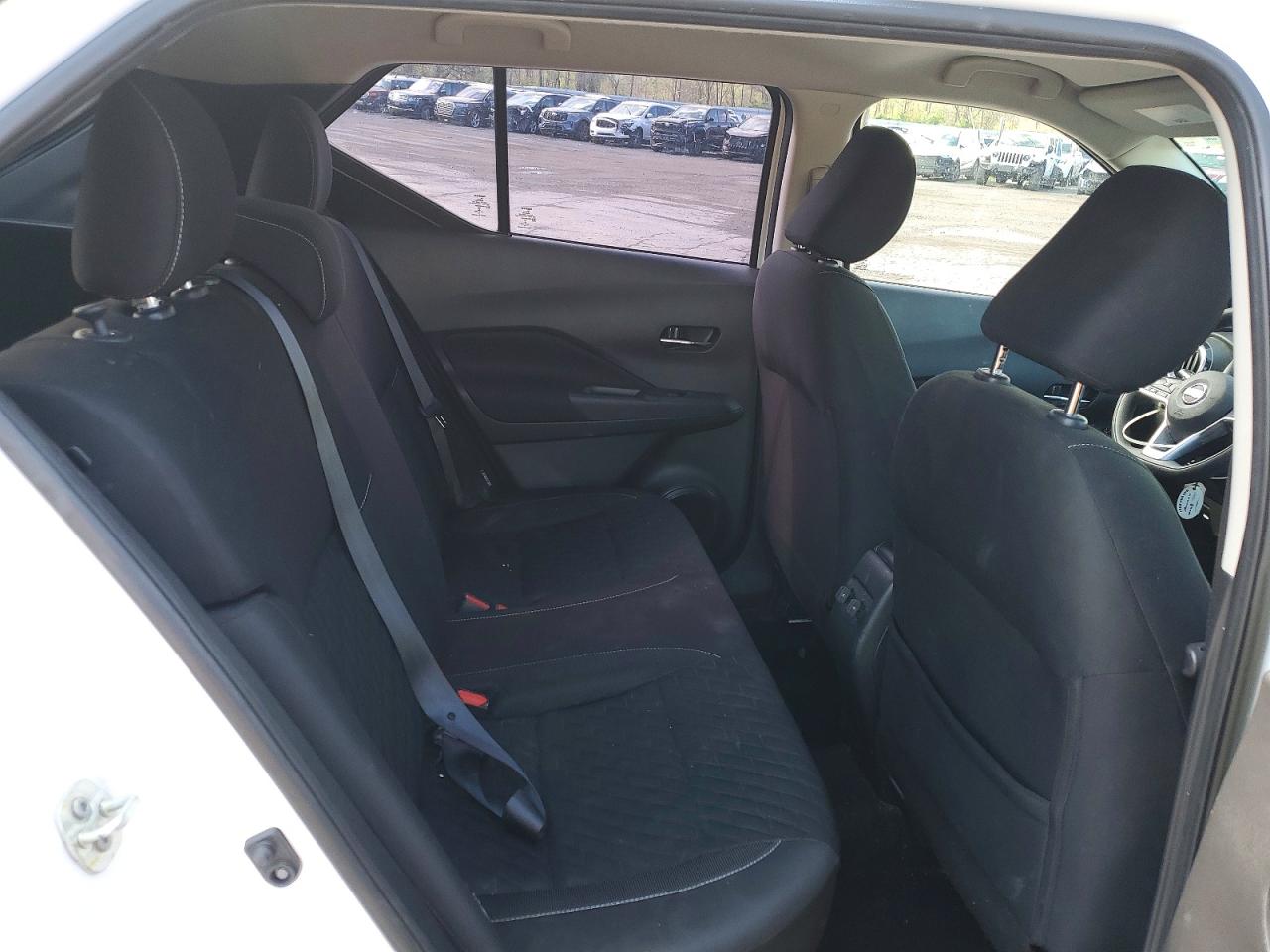 2021 NISSAN KICKS