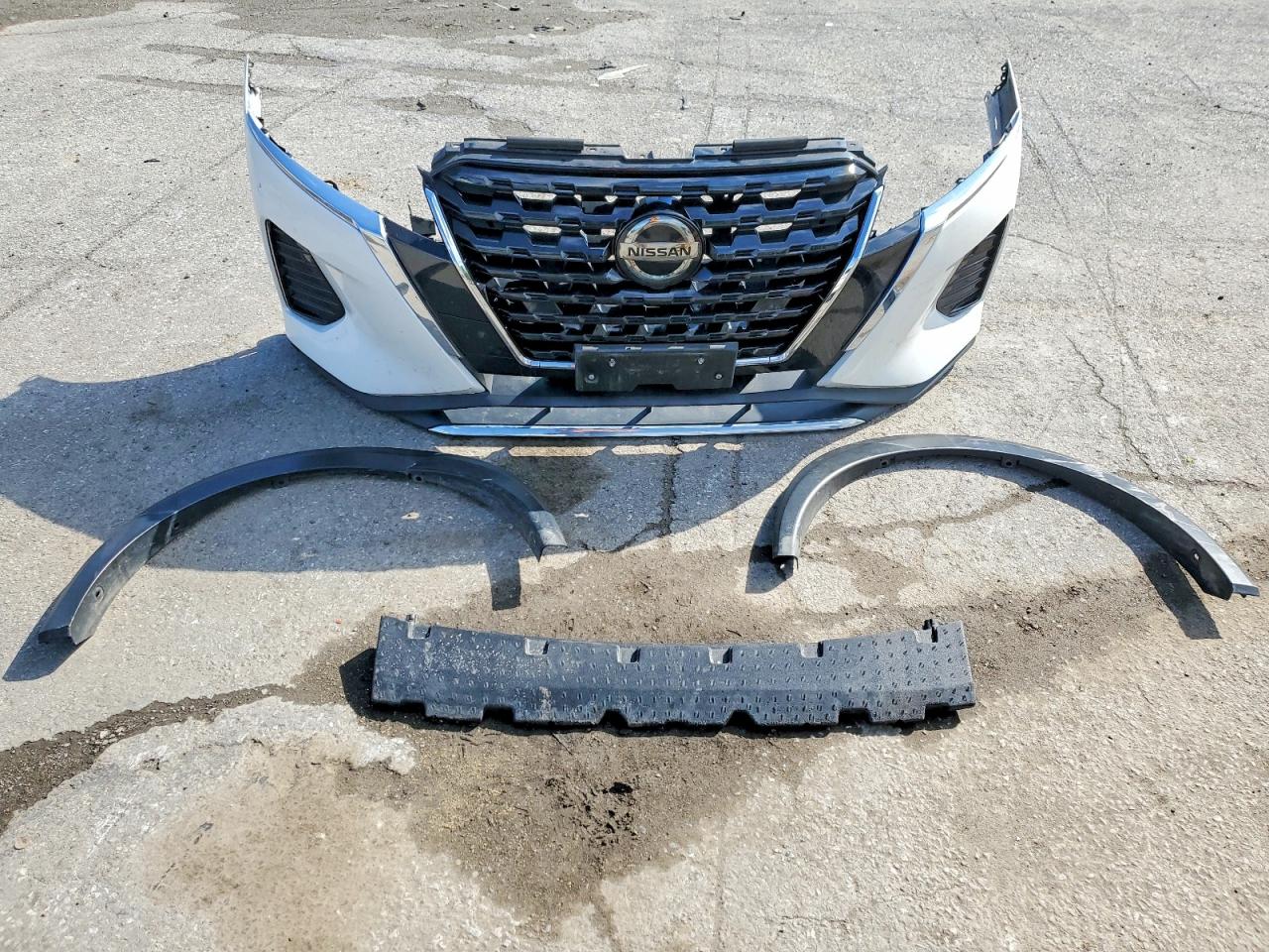 2021 NISSAN KICKS