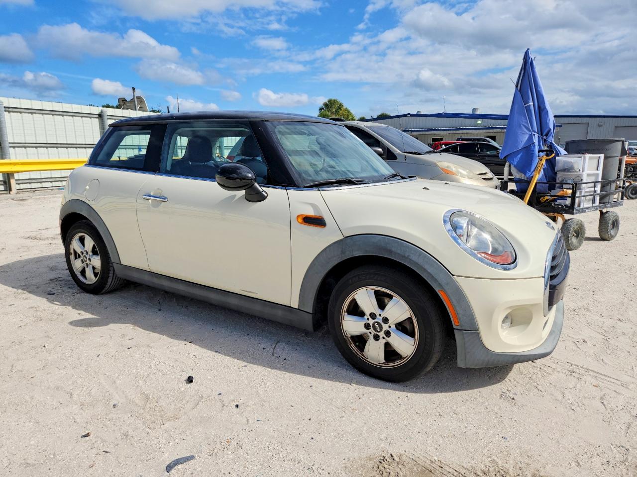 2016 MINI COOPER