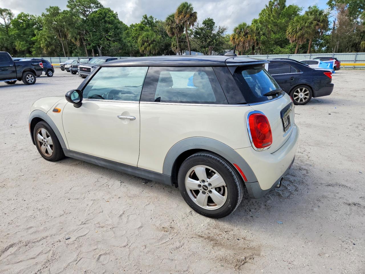 2016 MINI COOPER
