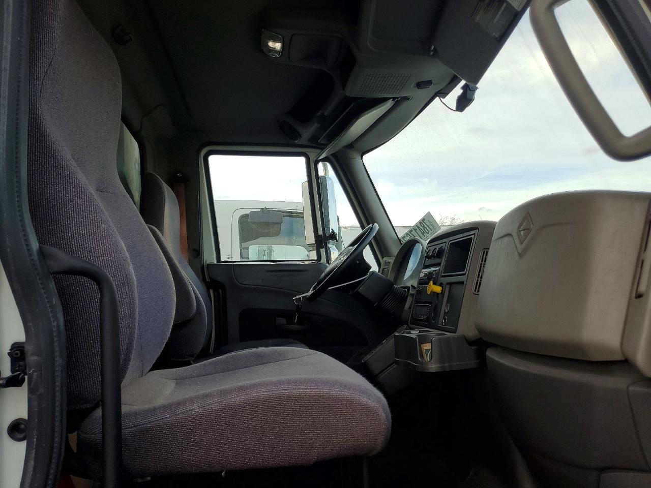 2019 INTERNATIONAL 4000 SERIE
