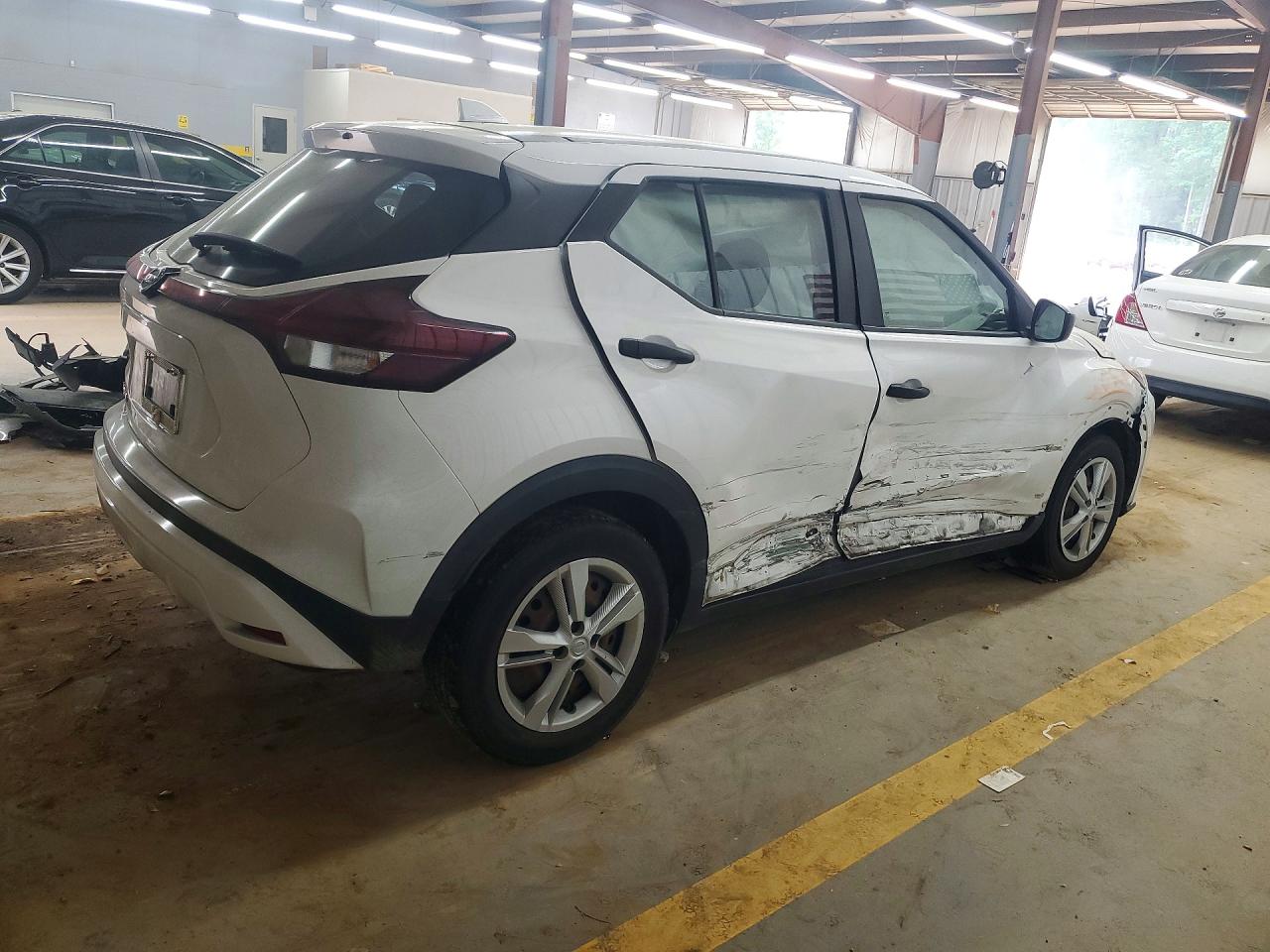 2021 NISSAN KICKS