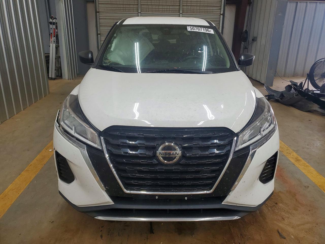 2021 NISSAN KICKS
