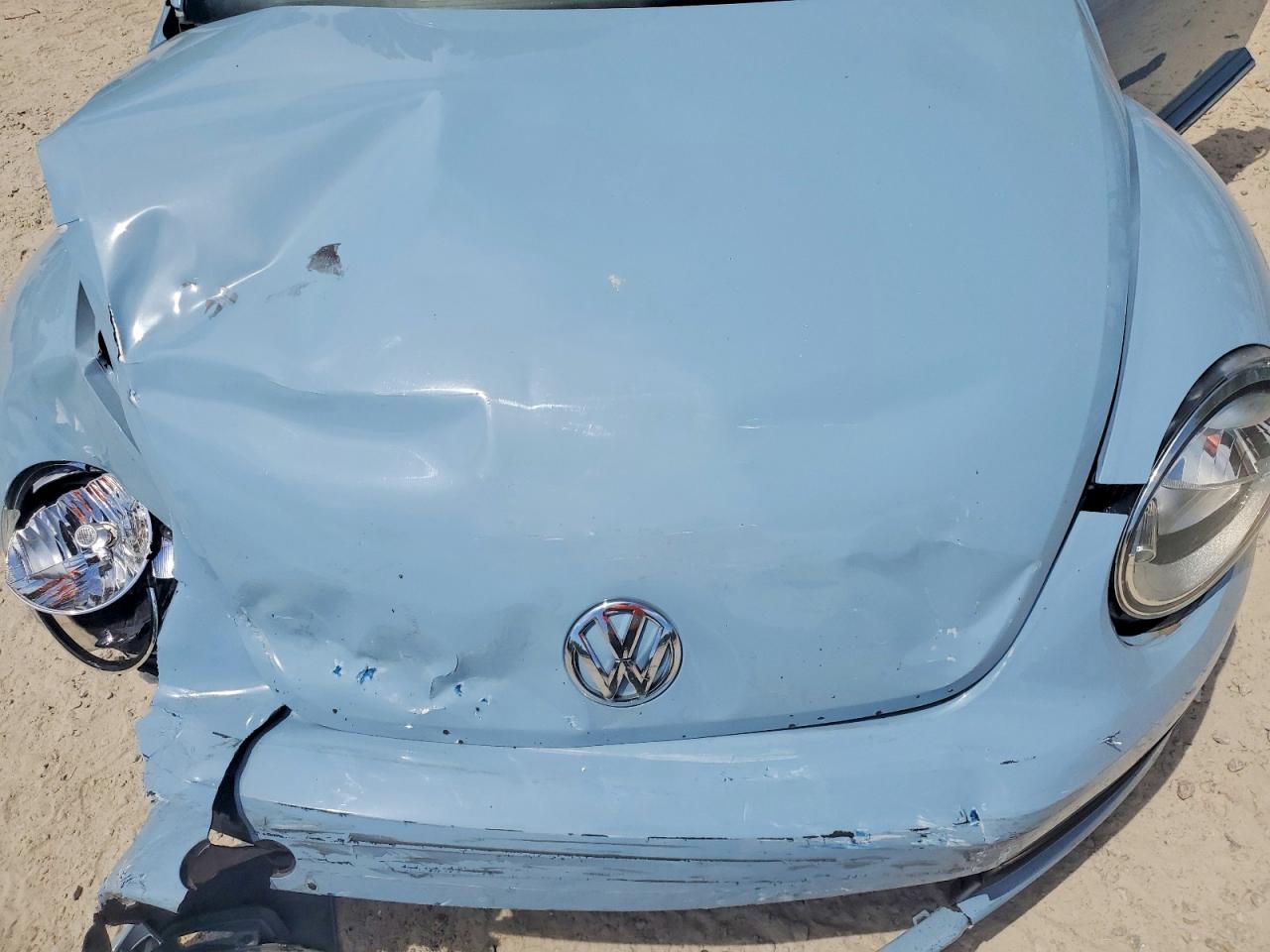 2013 VOLKSWAGEN BEETLE