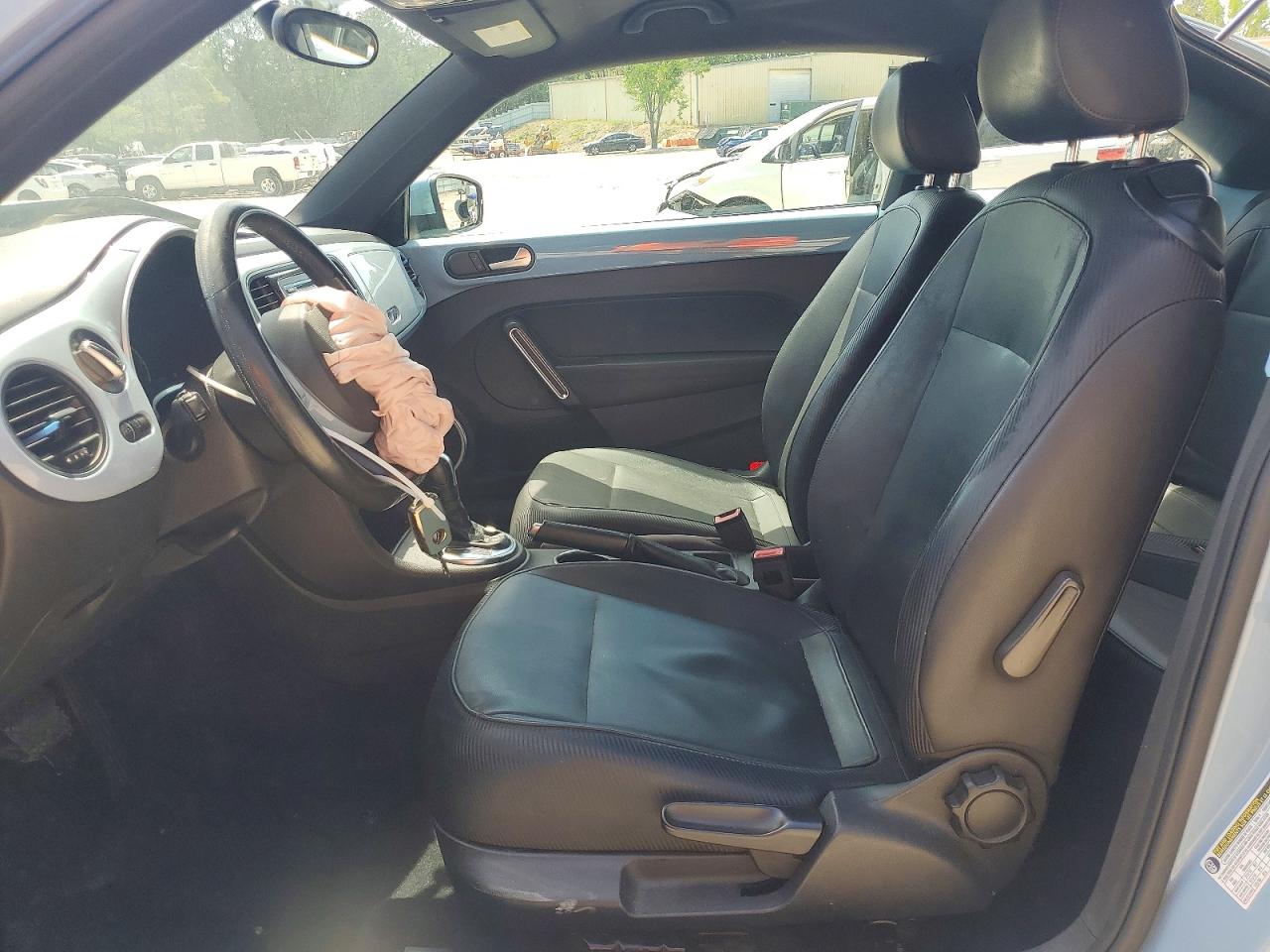 2013 VOLKSWAGEN BEETLE