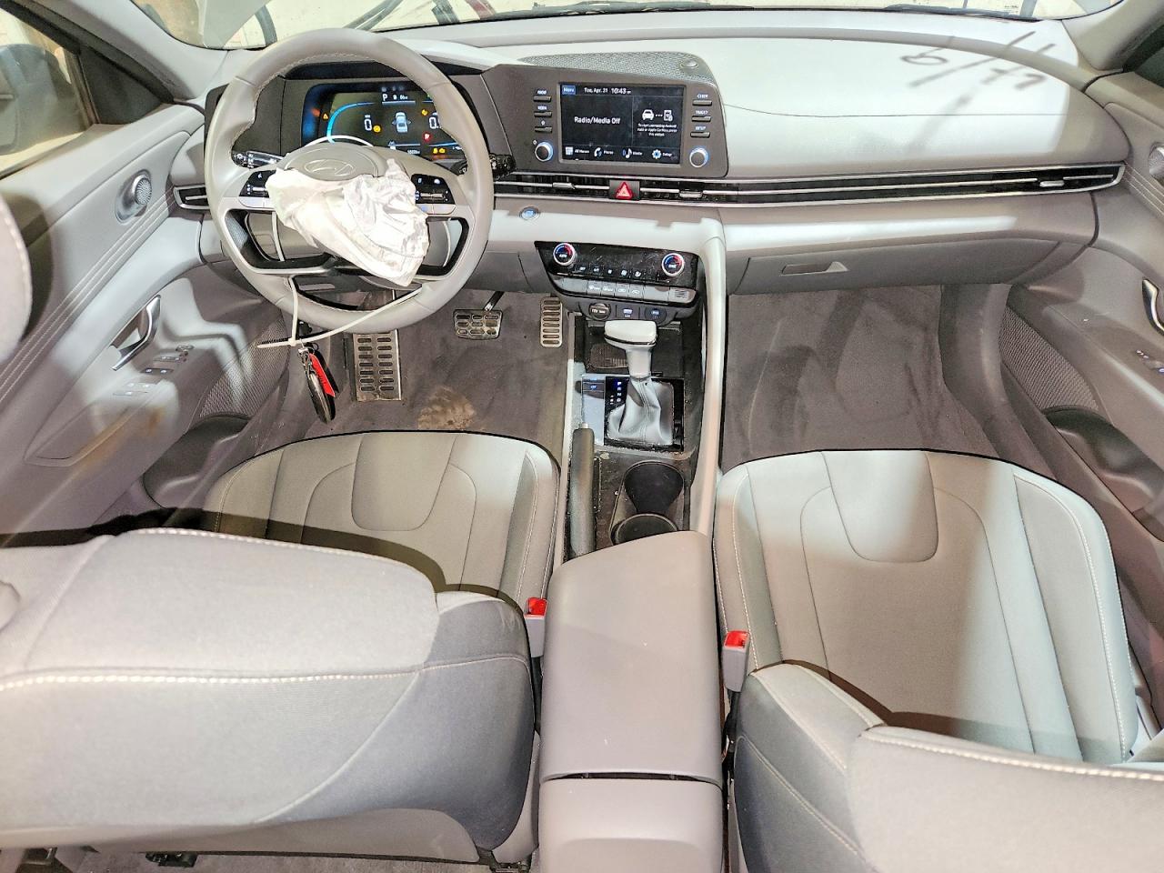2025 HYUNDAI ELANTRA