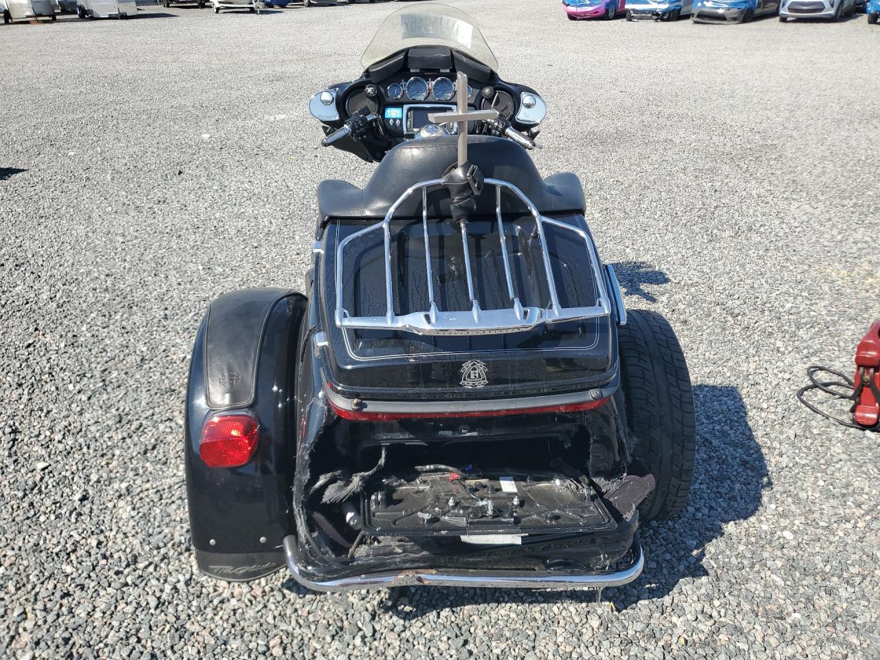 2015 HARLEY-DAVIDSON FL
