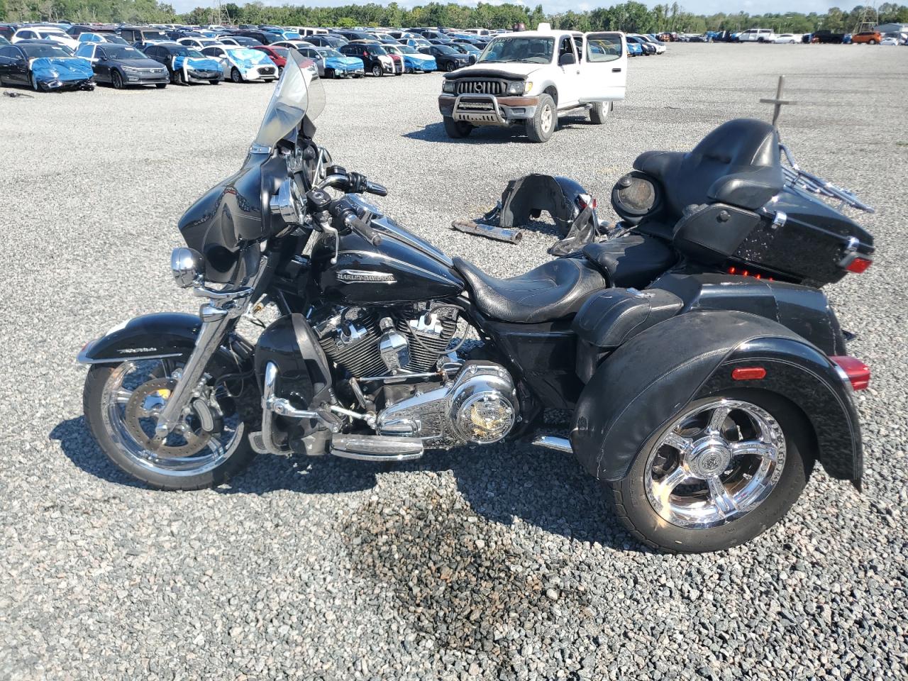 2015 HARLEY-DAVIDSON FL
