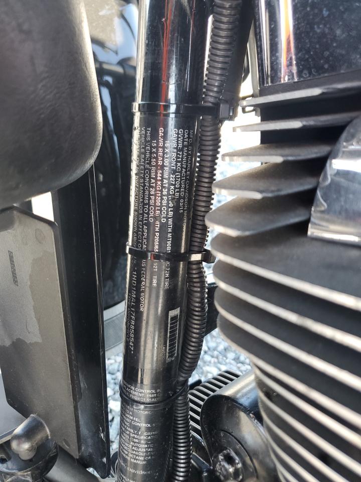 2015 HARLEY-DAVIDSON FL