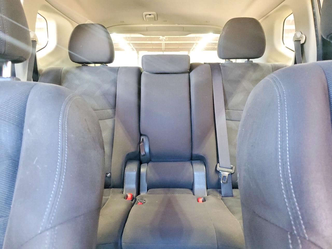 2015 NISSAN ROGUE