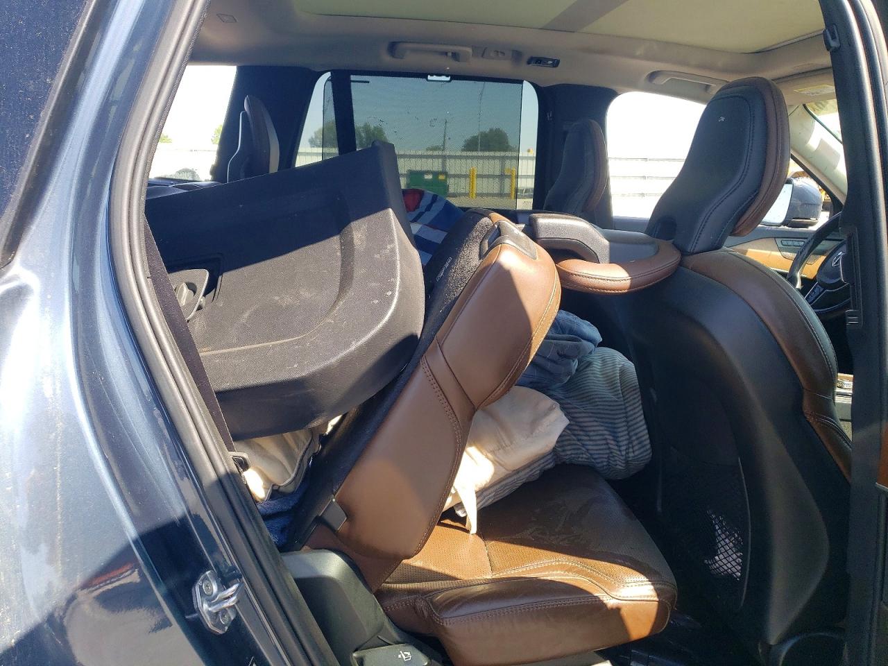 2019 VOLVO XC90